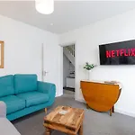 4Br With Private Parking