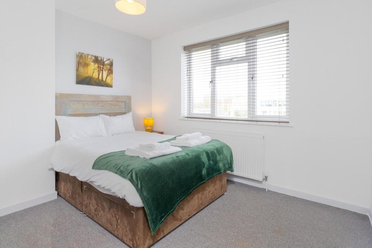 4br With Private Parking * Coventry
