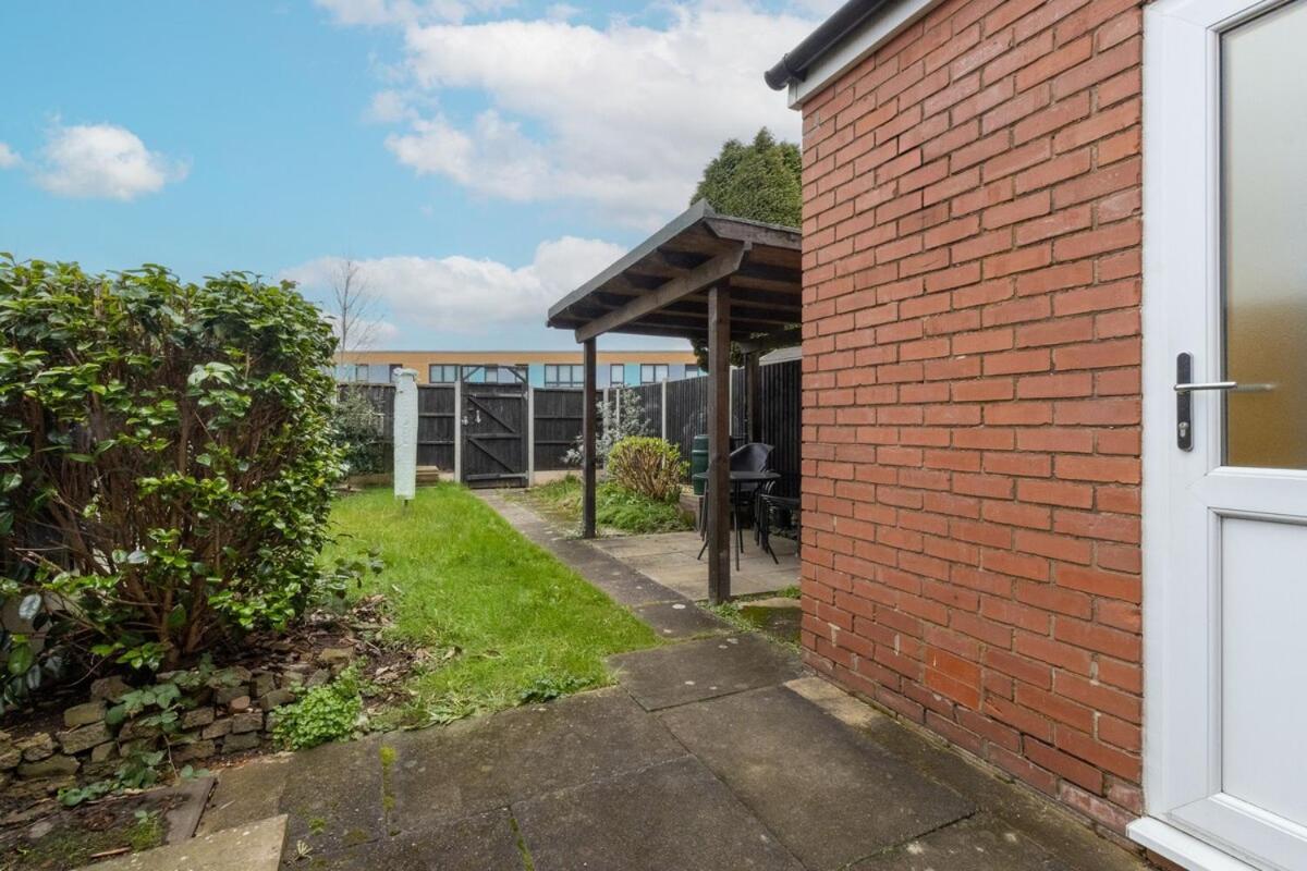 Holiday home 4br With Private Parking